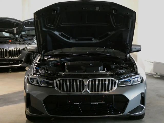 BMW 320 320i M-Sport Sedan