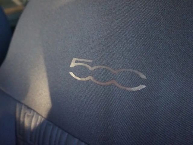 Fiat 500 500 1,0 MHD CLUB UCONNECT PDC KLIMAAUTOMATIK