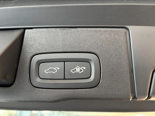 Volvo XC60 Dark Plus