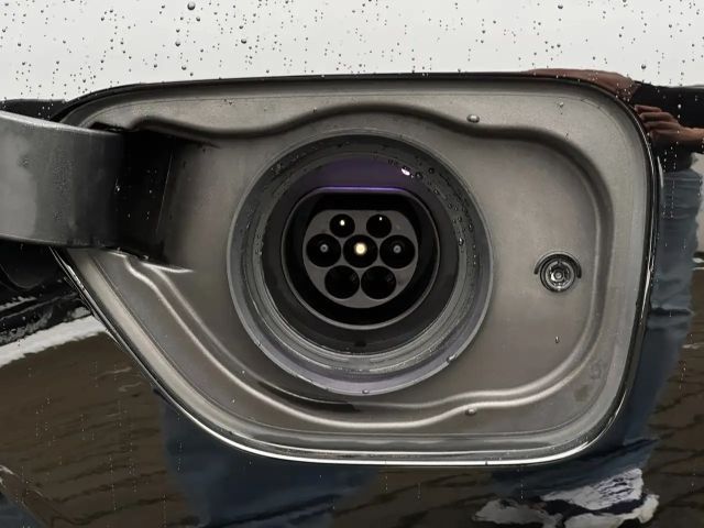 Volvo V60 AWD Core Recharge T6