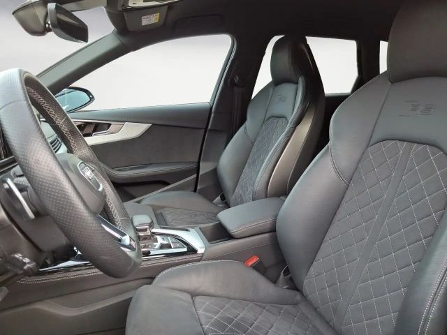 Audi RS4 Avant Quattro