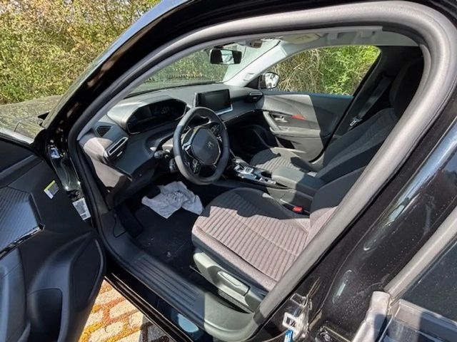 Peugeot E-2008 Active Pack