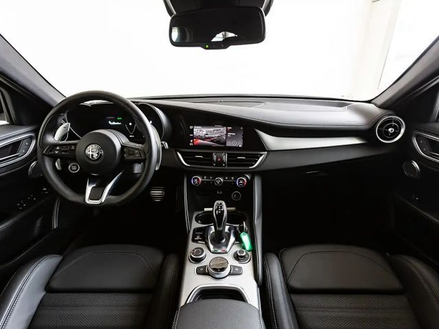 Alfa Romeo Giulia AT8 Q4 Veloce