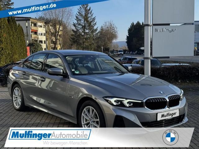 BMW 330 330e Sedan xDrive
