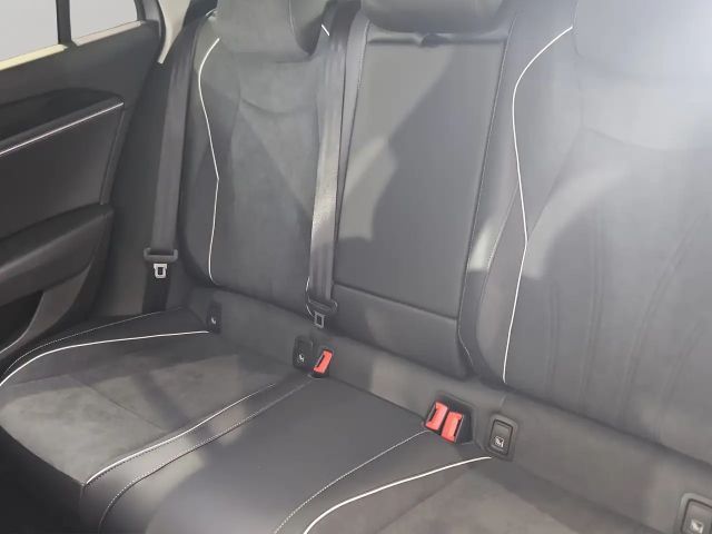 Volkswagen Passat 1.5 eTSI Business Variant