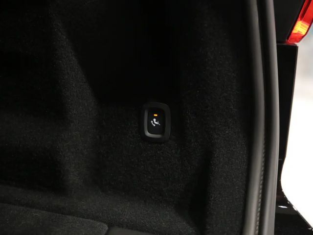 Volvo XC60 AWD Dark Plus