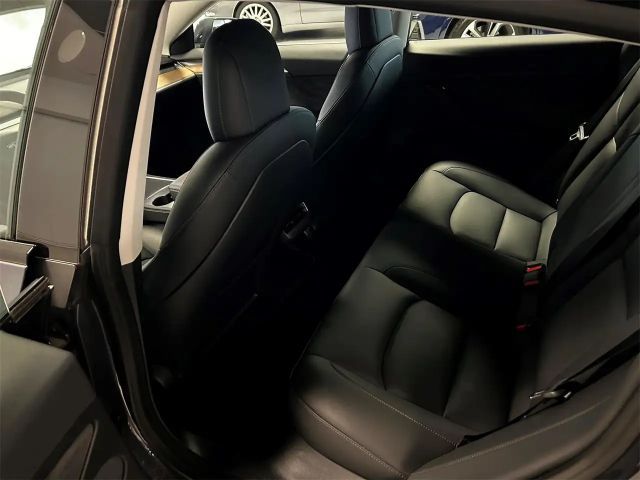 Tesla Model 3 AWD Performance