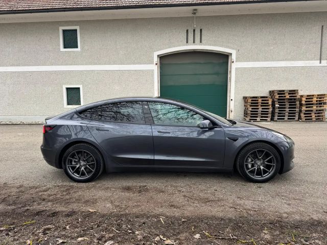 Tesla Model 3 Standard Range