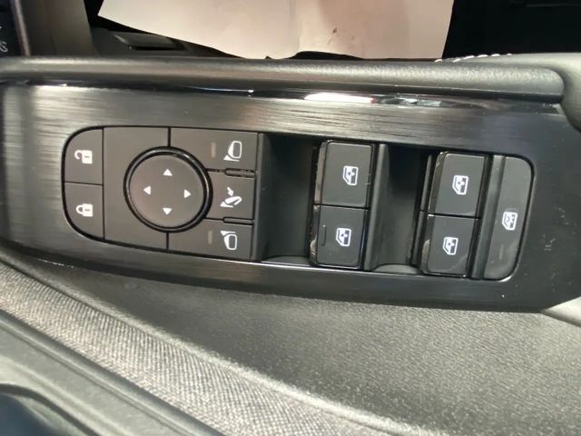 Nissan Qashqai 1,3 MHEV First Edition +