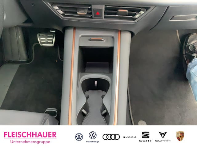 Cupra Born Digitales Cockpit LED Klima Fahrerprofil Musikstreaming
