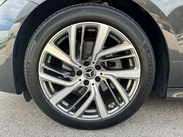 Mercedes-Benz E 220 4MATIC E 220 d Estate