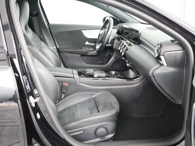 Mercedes-Benz A 250 A 250 e AMG Line