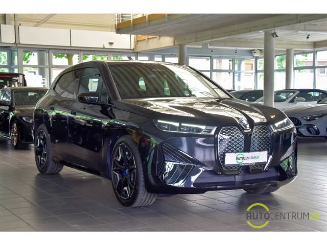 BMW iX 40 SkyLounge Massage HK HUD Soft Laser 360