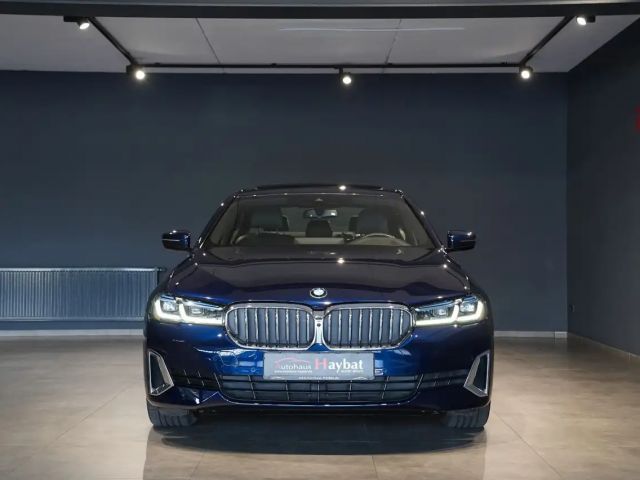 BMW 540 540i Luxury Line Sedan xDrive