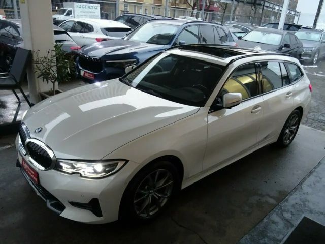 BMW 320 320d Sport Line Touring xDrive