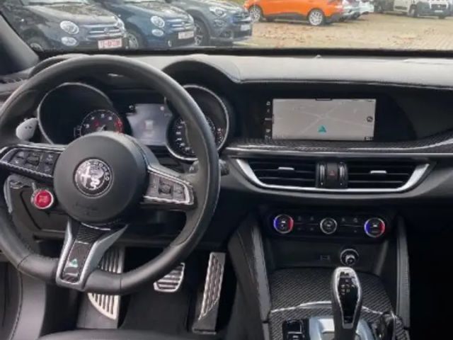 Alfa Romeo Stelvio Q4 Quadrifoglio