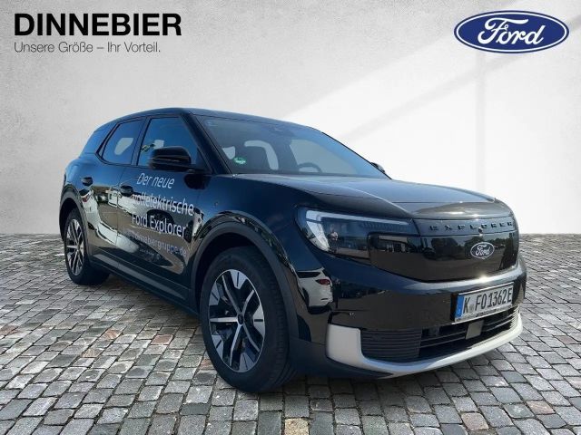 Ford Explorer Extended range RWD