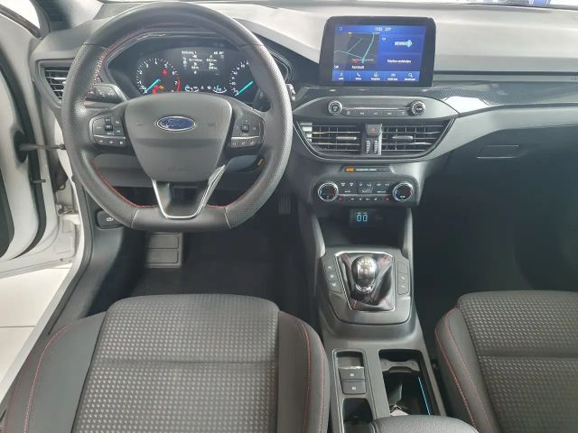 Ford Focus EcoBoost ST Line