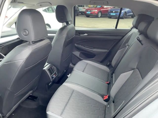 Volkswagen Golf 1.5 eTSI DSG