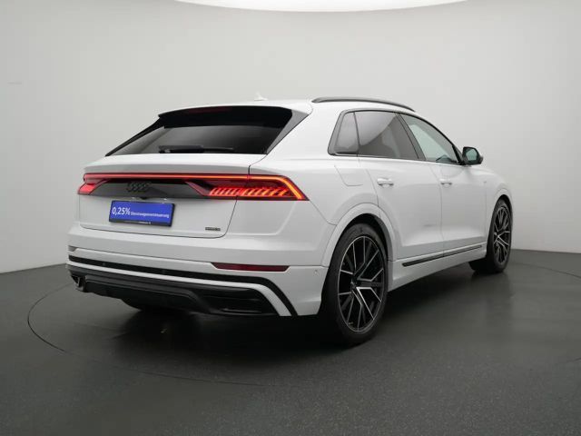Audi Q8 e MATRIX RAUTE LUFT AHK LEDER B&O ACC MEMO