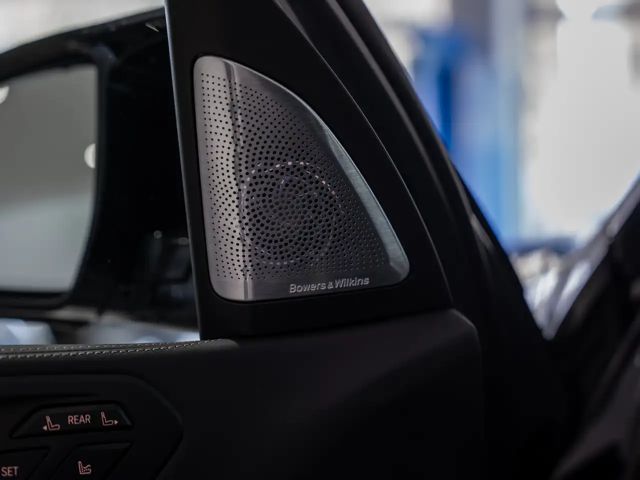 BMW X7 M 60i FACEL. PANO AHK HUD 360° LED STANDHZ