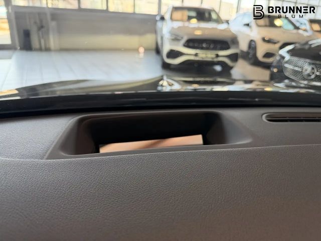 Mercedes-Benz A 220 4MATIC AMG Line