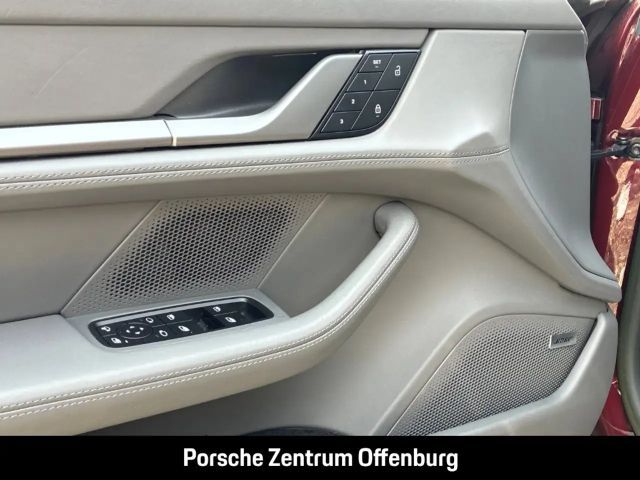 Porsche Taycan 4S Cross Turismo