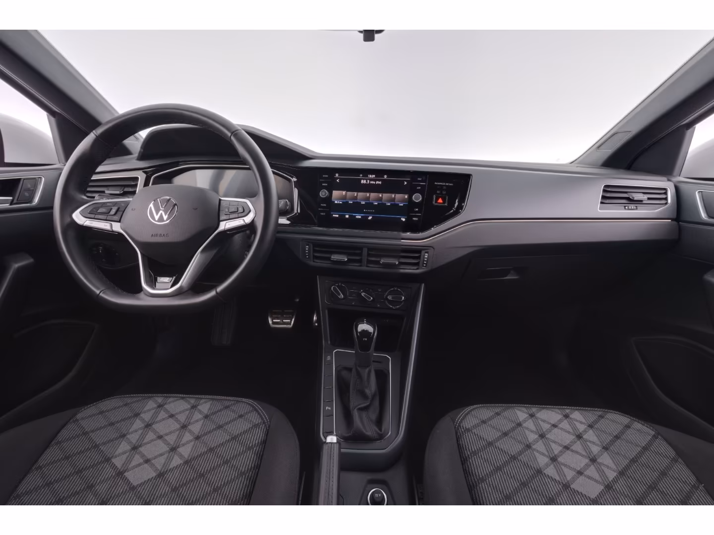 Volkswagen Taigo 1.0 TSI DSG R-Line