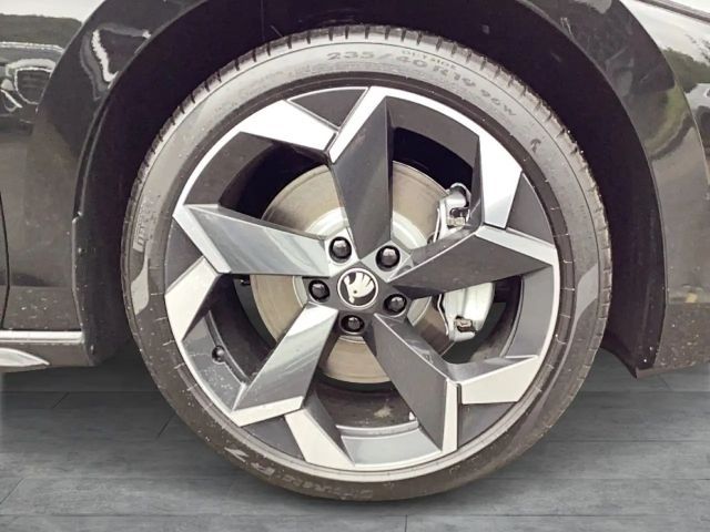 Skoda Superb Sportline iV