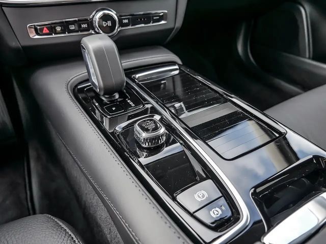 Volvo V90 AWD Core Recharge T6