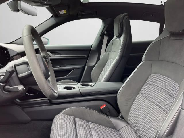 Porsche Taycan 4 Cross Turismo