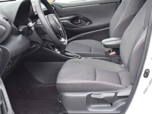 Toyota Yaris Business Hybride