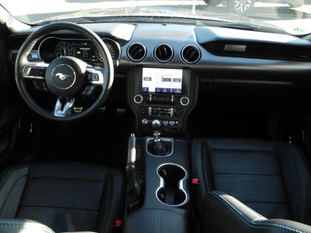 Ford Mustang Fastback GT 5.0 V8