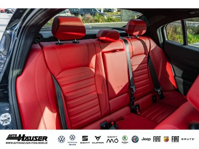 Alfa Romeo Giulia AT8 Q4 Turbo Veloce