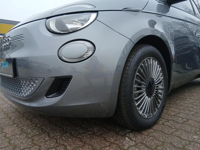 Fiat 500e e Lim. Basis+Rückfahrkamera+PDC