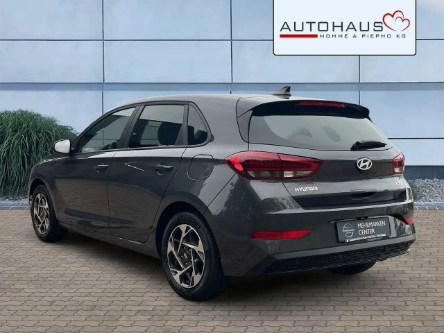 Hyundai i30 FAMILY *NAVI*KAMERA*CARPLAY*