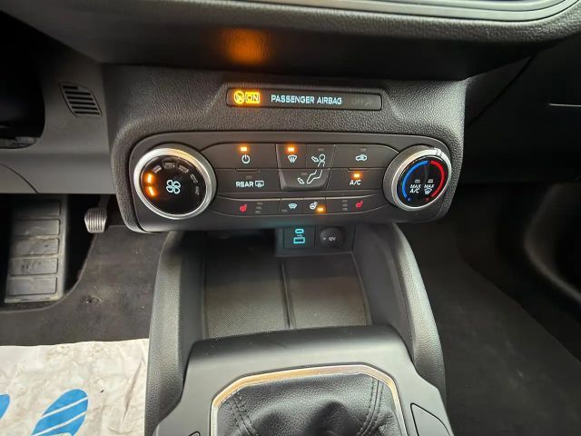 Ford Focus Cool & Connect EcoBoost Wagon