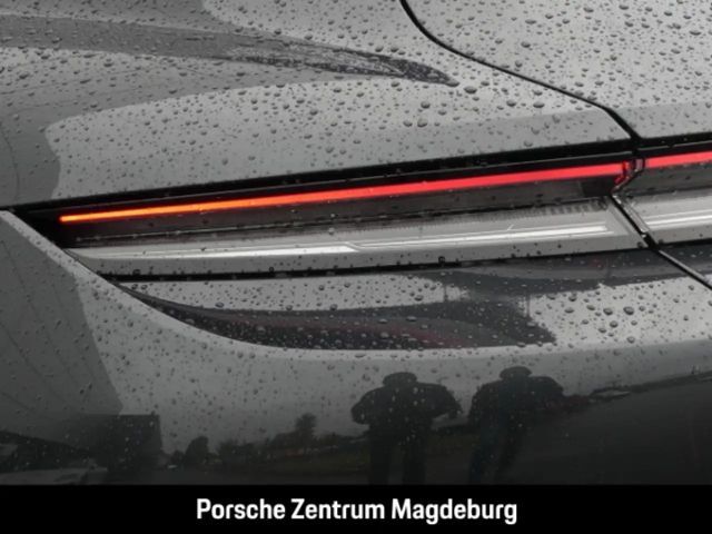 Porsche Taycan 4S Cross Turismo