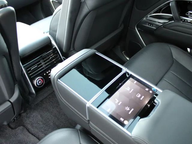 Land Rover Range Rover Autobiography P530