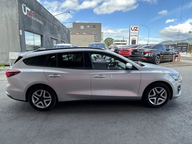 Ford Focus Cool & Connect