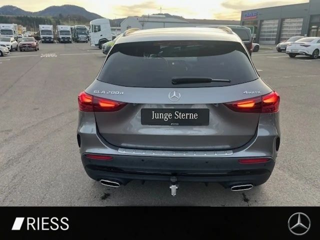 Mercedes-Benz GLA 200 4MATIC GLA 200 d