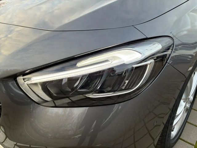 Mercedes-Benz B 200 B 200 d Sedan