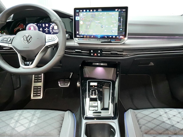 Volkswagen Golf 1.5 eTSI DSG R-Line