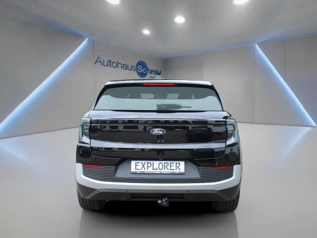 Ford Explorer Premium RWD