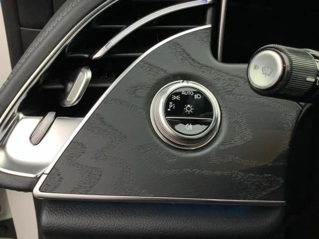 Mercedes-Benz E 200 AMG Line Sedan