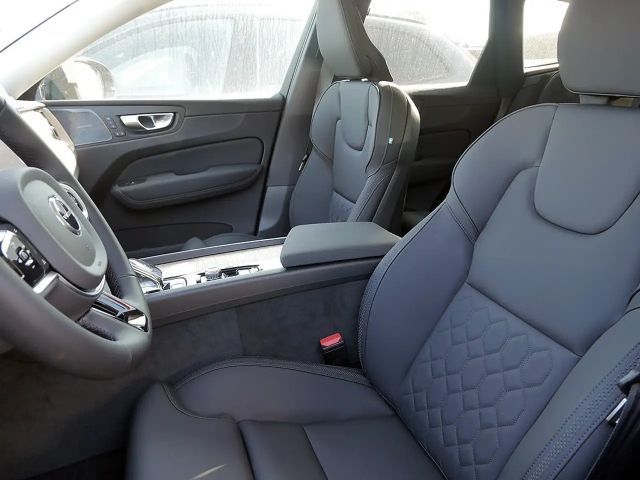 Volvo XC60 AWD Dark Plus