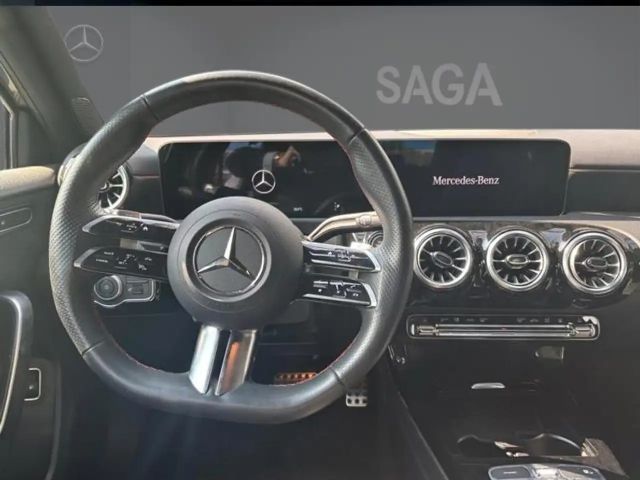 Mercedes-Benz A 250 A 250 e AMG Line