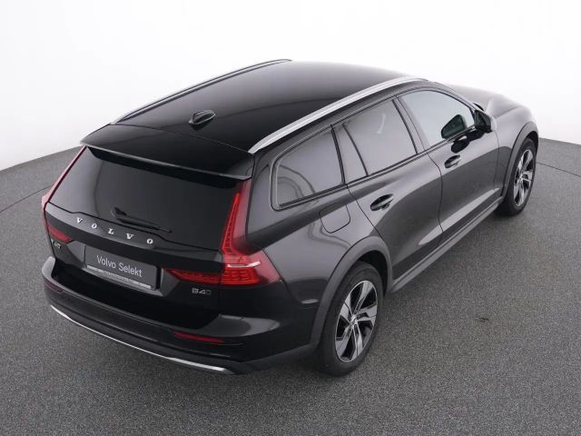 Volvo V60 Cross Country AWD Plus