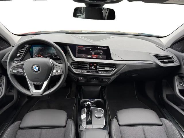 BMW 118 118i Sedan Sport Line