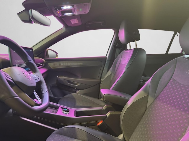 Volkswagen T-Roc 1.5 eTSI DSG R-Line